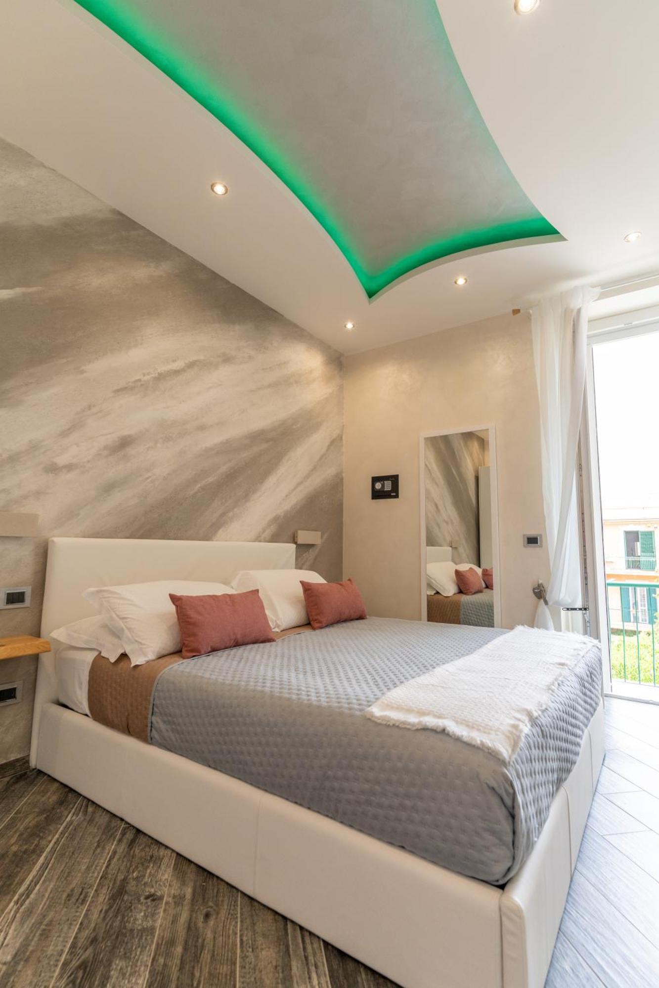 Suites Matteotti 57 Civitavecchia Bagian luar foto
