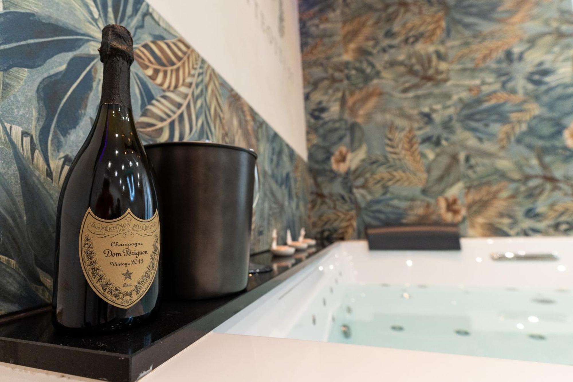 Suites Matteotti 57 Civitavecchia Bagian luar foto